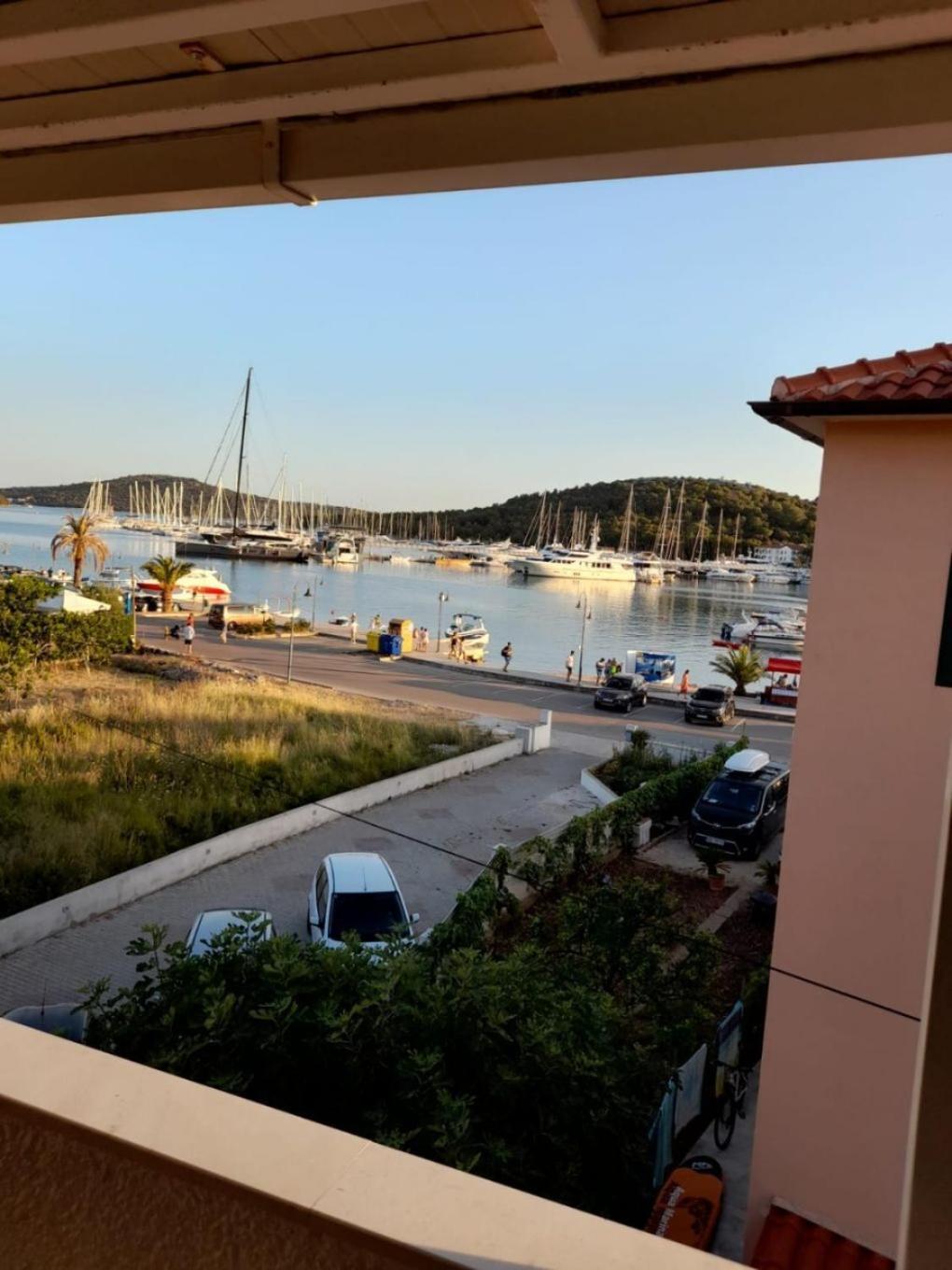Apartment Bilja Rogoznica  Eksteriør bilde